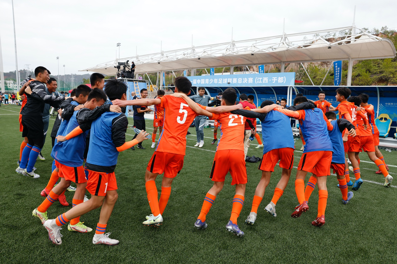 【夺冠】山东泰山U13队、U15队勇夺第一届中国青少年足球联赛总决赛冠军