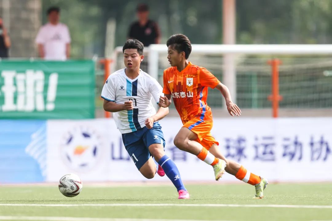第二届中国青少年足球联赛U15组（山东赛区）比赛开幕，鲁能足校U15队取得开门红