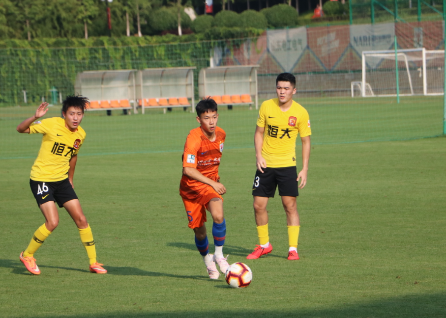 杨意林租借至梅州客家足球俱乐部