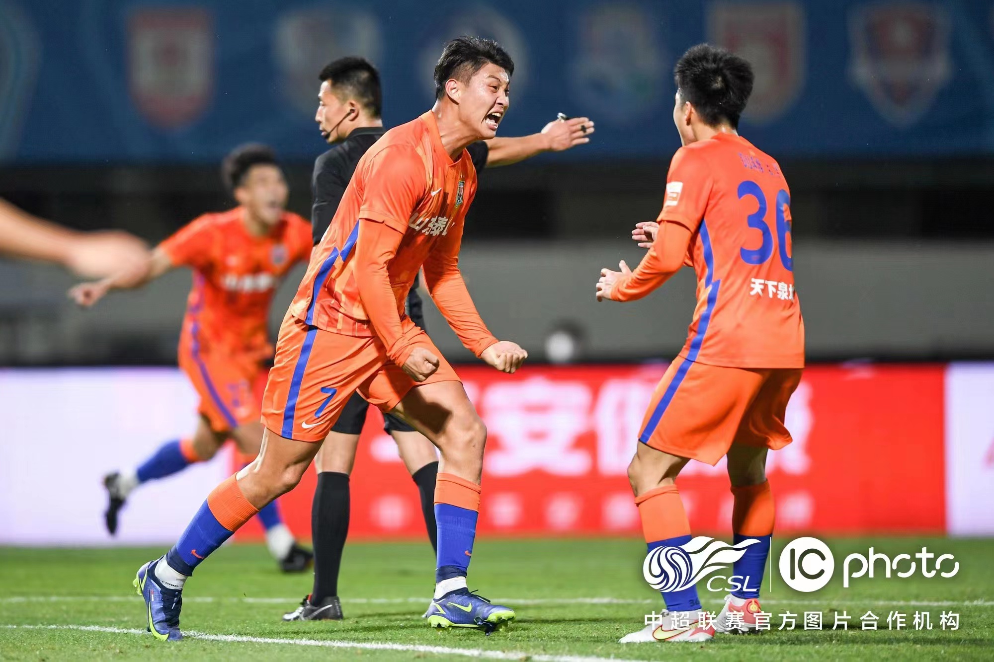 郭田雨绝杀！泰山2-1逆转亚泰