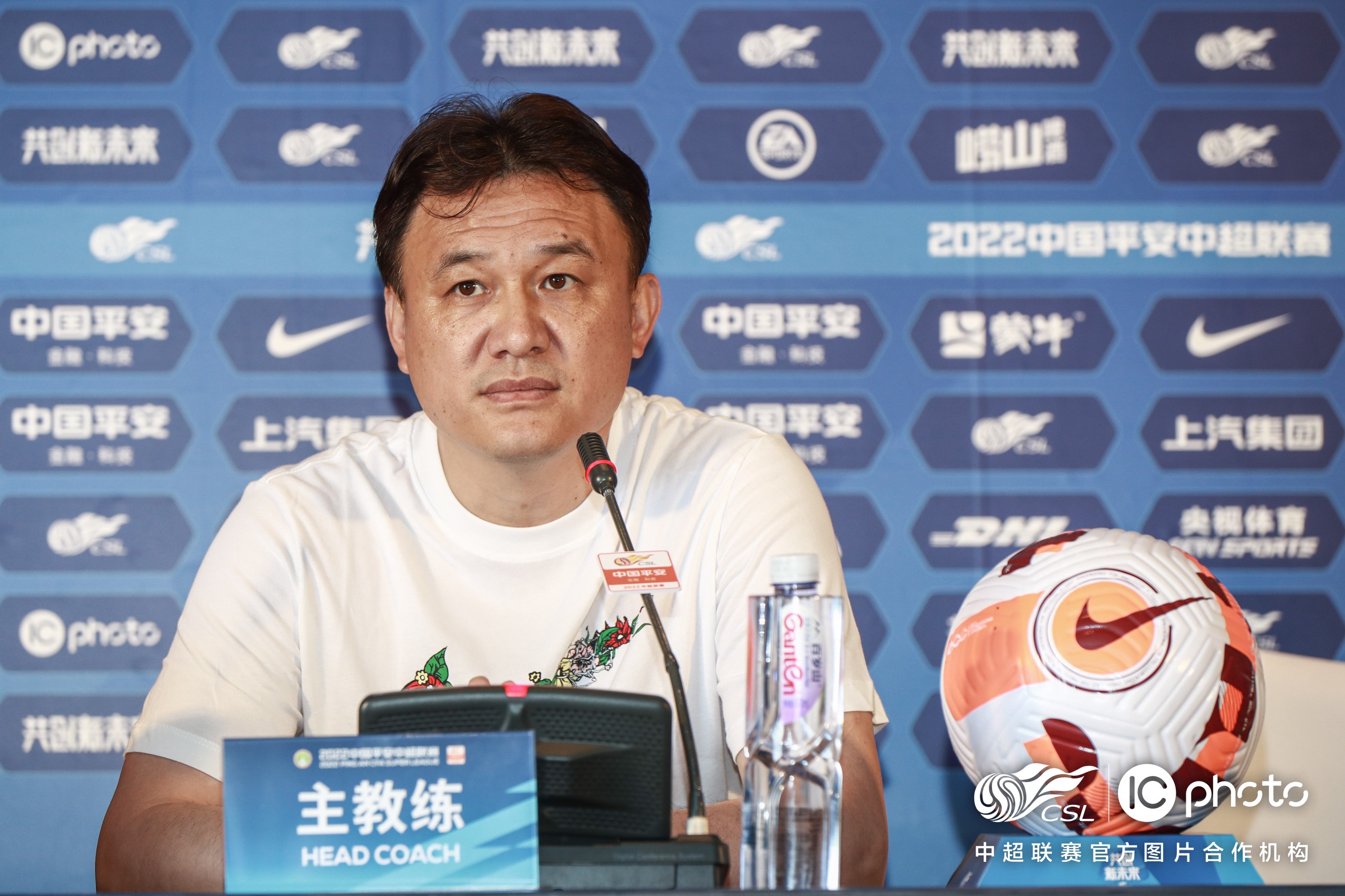 郝伟：费莱尼、吉翔确定缺阵，克雷桑能否出场要看状态