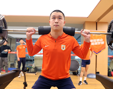 山东泰山U21队集结展开身体机能测试
