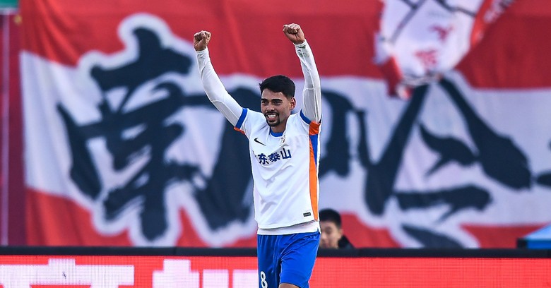努力拼搏！泰山队客场2-1胜长春亚泰