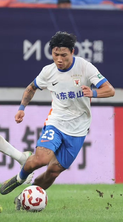 山东泰山客场2-2青岛海牛